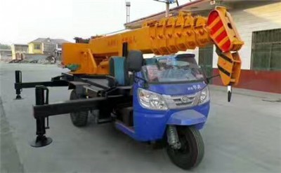 3噸三輪小吊車 全自動旋轉(zhuǎn)電動液壓吊車 濟寧貴和廠家直銷